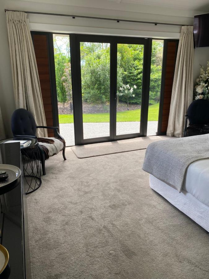 คัลดีน ลักชัวรี แอคคอมมอเดชั่น Hotel เนเปียร์ ภายนอก รูปภาพ