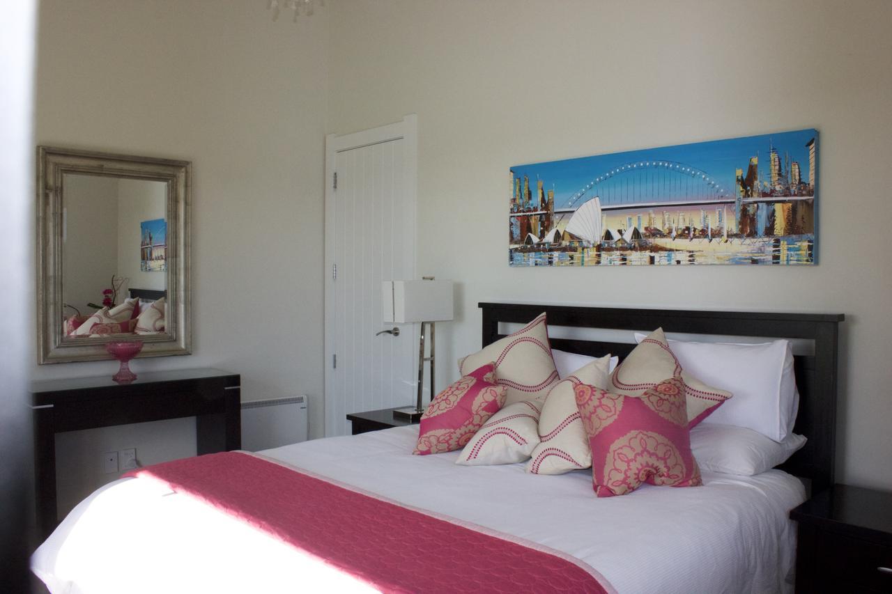 คัลดีน ลักชัวรี แอคคอมมอเดชั่น Hotel เนเปียร์ ภายนอก รูปภาพ